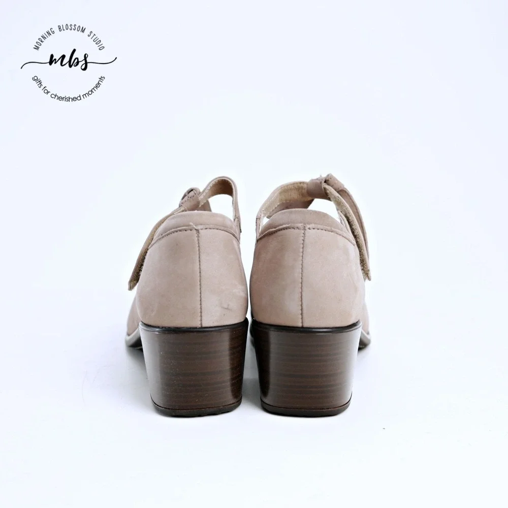 NIB Naot Nobility Mary Jane Crinkle Patent Leather Orthopedic Tan Women‎ 40